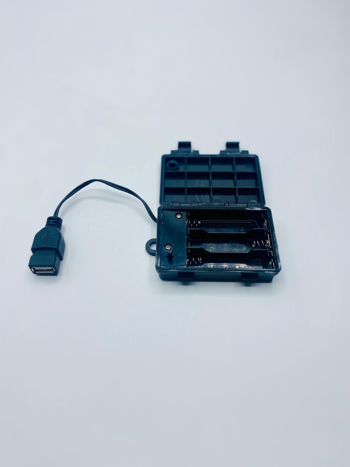 FADEDA Batteriebox f. 3x AA, ON/OFF/TIMER 6 Std. Betrieb/ 18 Std. Pause/USB-Anschluss  / Höhe: 1 cm / 10cm USB Kabel / detailgetreue Krippen Figuren - Weihnachten Tisch Dekoration Krippe Zubehör
