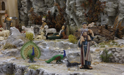 FADEDA JOK: Hirte kniend, mit Schaf   / Höhe:12 cm / handbemalt / detailgetreue Krippen Figuren - Weihnachten Tisch Dekoration Krippe Zubehör