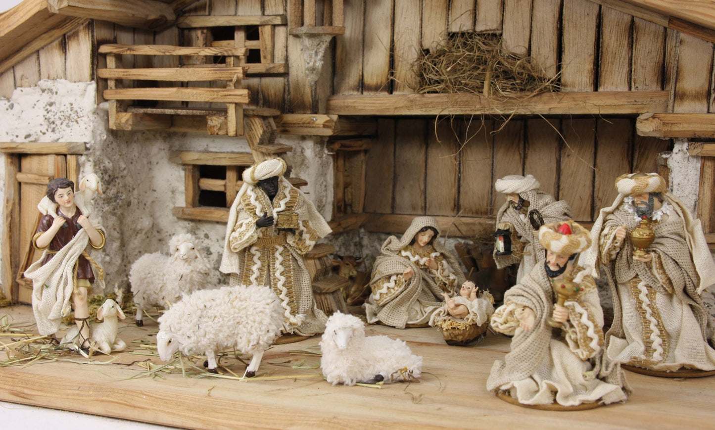 FADEDA Kastanienkorb  / Höhe:3 cm / handbemalt / detailgetreue Krippen Figuren - Weihnachten Tisch Dekoration Krippe Zubehör