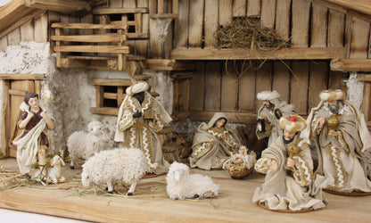 FADEDA Magd mit Gans und Korb   / Höhe:11 cm / handbemalt / detailgetreue Krippen Figuren - Weihnachten Tisch Dekoration Krippe Zubehör