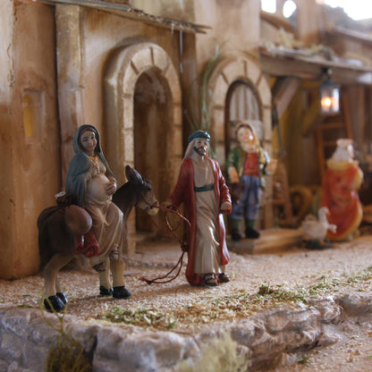 2x FADEDA Herbergssuche   / Höhe:9 cm / handbemalt / detailgetreue Krippen Figuren - Weihnachten Tisch Dekoration Krippe Zubehör