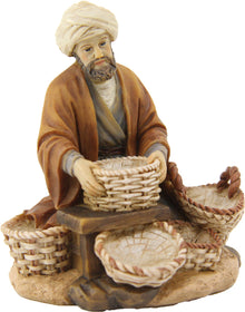 FADEDA Korbhändler   / Höhe:9 cm / handbemalt / detailgetreue Krippen Figuren - Weihnachten Tisch Dekoration Krippe Zubehör