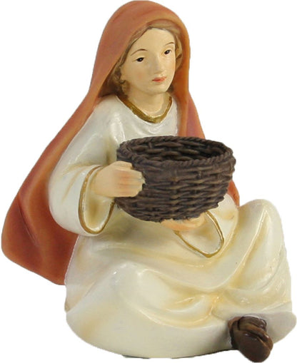 FADEDA Magd mit Korb, sitzend   / Höhe:9 cm / handbemalt / detailgetreue Krippen Figuren - Weihnachten Tisch Dekoration Krippe Zubehör