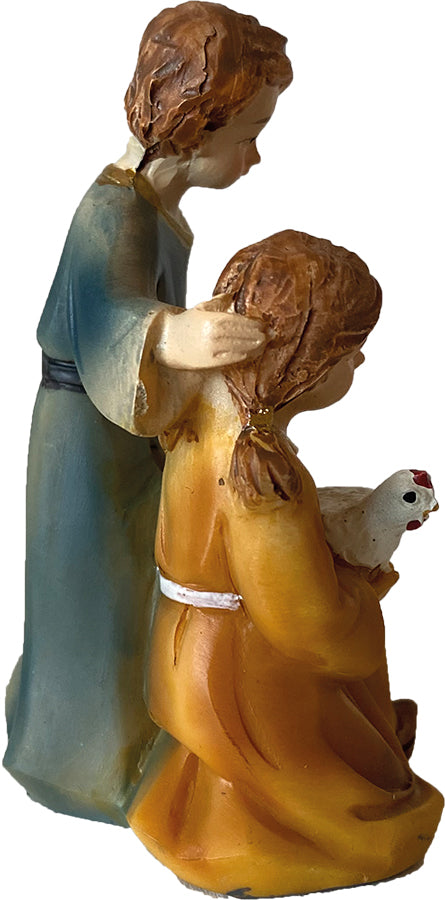 FADEDA Kinderpaar mit Huhn   / Höhe:9 cm / handbemalt / detailgetreue Krippen Figuren - Weihnachten Tisch Dekoration Krippe Zubehör