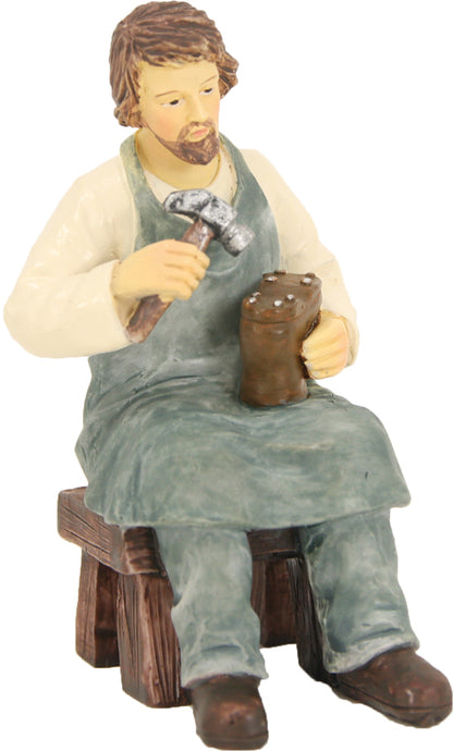 FADEDA Schuster   / Höhe:9 cm / handbemalt / detailgetreue Krippen Figuren - Weihnachten Tisch Dekoration Krippe Zubehör