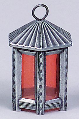 FADEDA Zinnlaterne 8 eckig mit Einsatz rot, LxBxH in mm: 15x15x40. Für Krippen, Miniatur-, Hobby- und Modellbau, Puppenhauszubehör u. Modelleisenbahn.