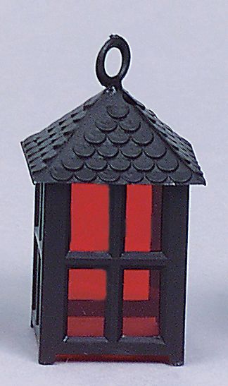 FADEDA Laterne aus Kunststoff mit Einsatz rot, LxBxH in mm: 20x20x45. Für Krippen, Miniatur-, Hobby- und Modellbau, Puppenhauszubehör u. Modelleisenbahn.