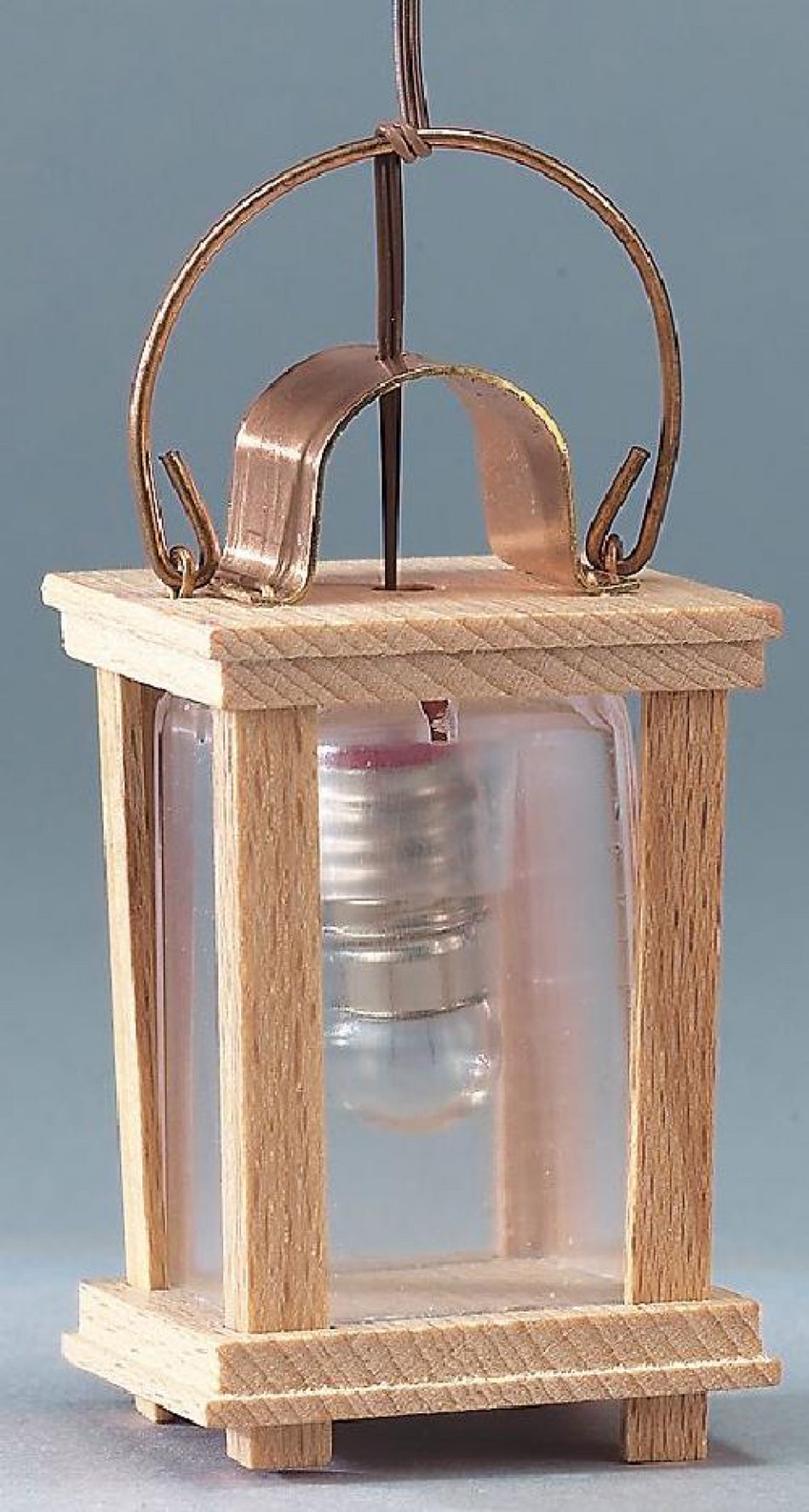 FADEDA Holzlaterne mit Kupfer Deckel und Kupferbügel der Einsatz ist klar, LxBxH in mm: 25x25x75. Für Krippen, Miniatur-, Hobby- und Modellbau, Puppenhauszubehör u. Modelleisenbahn.
