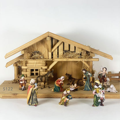 FADEDA Stall Plößberg   / Höhe:29 cm / handbemalt / detailgetreue Krippen Figuren - Weihnachten Tisch Dekoration Krippe Zubehör
