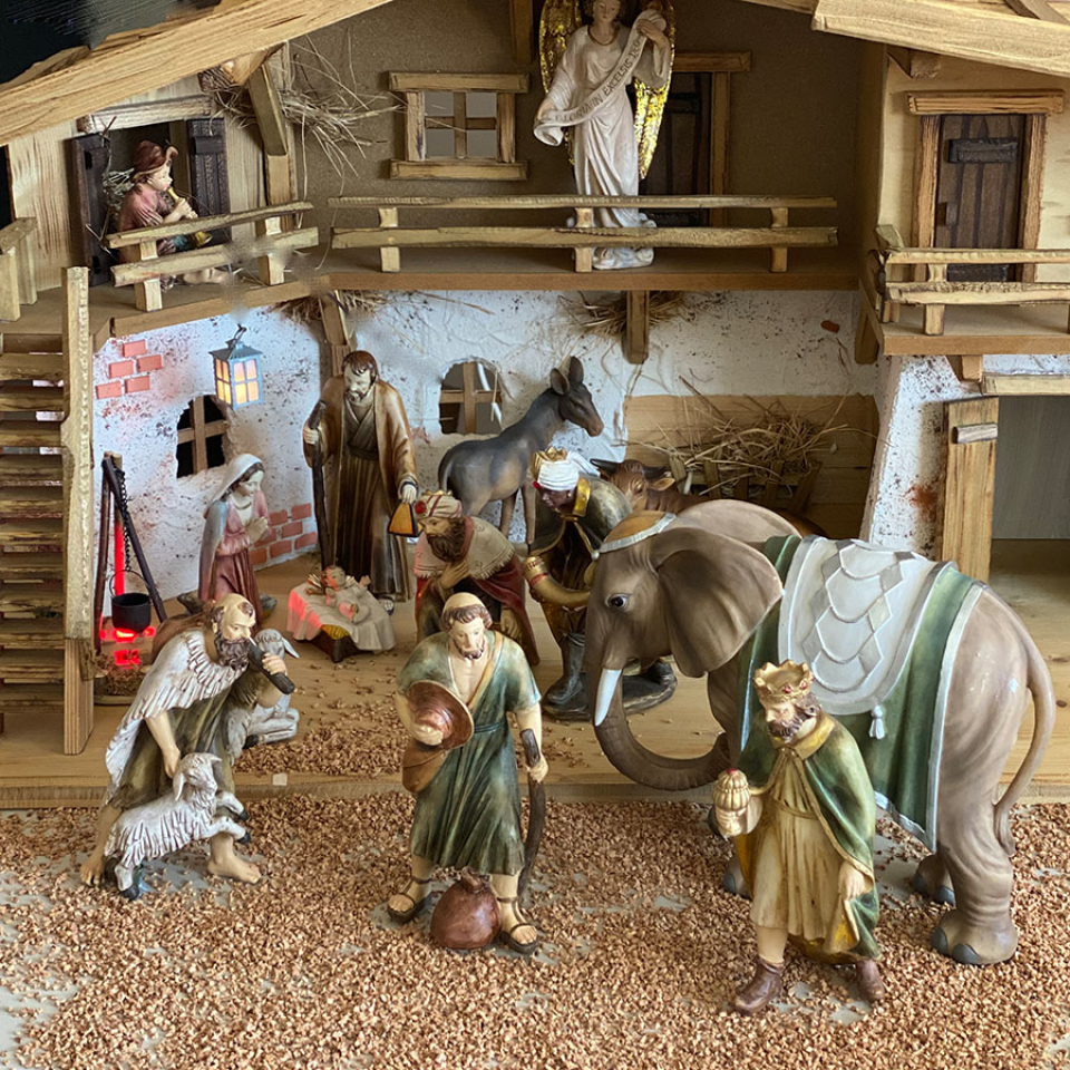 4x FADEDA Engel kindlich mit Heiligenschein  / Höhe:6 cm / handbemalt / detailgetreue Krippen Figuren - Weihnachten Tisch Dekoration Krippe Zubehör