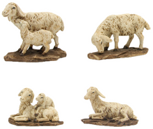 6x FADEDA Schafe mit Sockel  / Höhe:4,5 cm / handbemalt / detailgetreue Krippen Figuren - Weihnachten Tisch Dekoration Krippe Zubehör