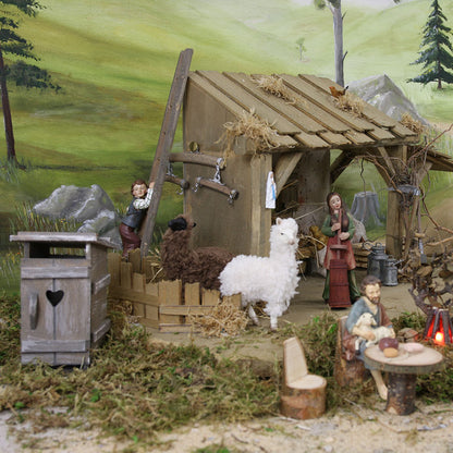 FADEDA Toilettenhäuschen mittel  / Höhe:11 cm / handbemalt / detailgetreue Krippen Figuren - Weihnachten Tisch Dekoration Krippe Zubehör